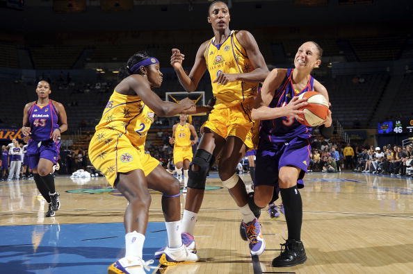 图文-[WNBA]水星103-94火花 桃乐西强冲禁区_篮球-NBA_NIKE新浪竞技风暴_新浪网