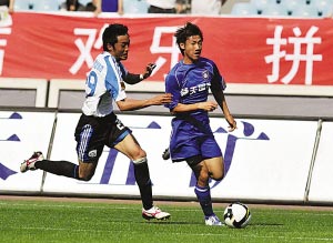 因为来自舜天队的荣昊入选了新一届的"高家军",这是江苏足球15年来的