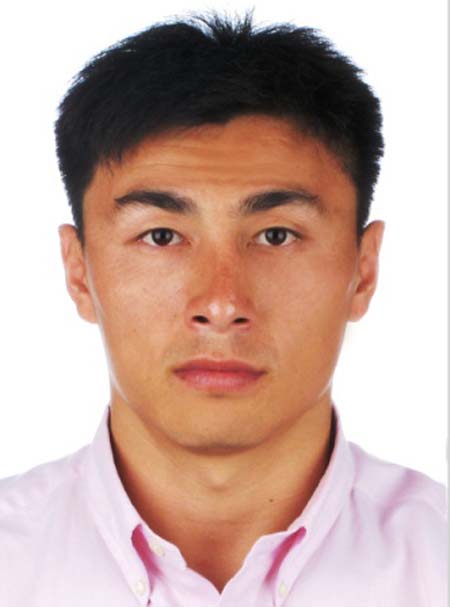 图文-中国男足奥运代表团 后卫球员李玮峰
