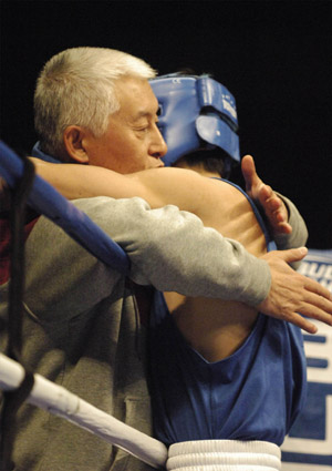 用开门红送老师生日礼物 邹市明张传良心酸师