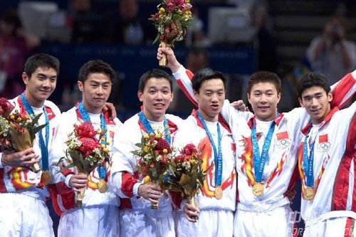 图文-悉尼奥运(27届)中国金牌榜首夺体操