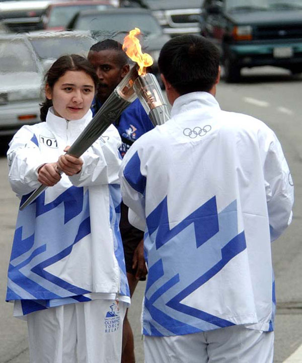 图文-往届奥运火炬手服装回顾 2002年盐湖城冬奥会