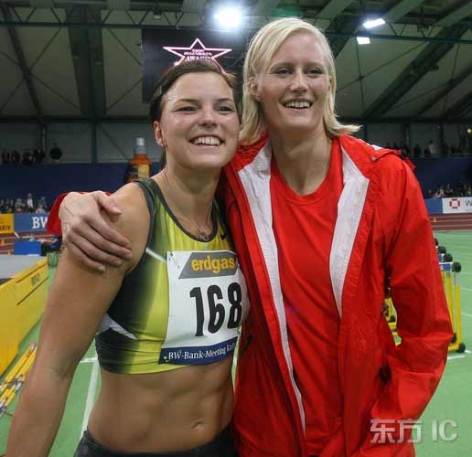 图文-卡鲁尔改写女子60米栏世界纪录 美女笑容