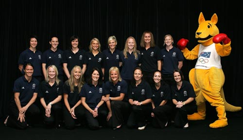 图文-澳大利亚女子曲棍球队集结备战全家福