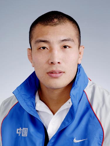 图文-北京奥运中国代表团成立 摔跤队队员王赢
