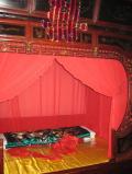 图文-探秘北京奥运村内景 古时新婚的床铺