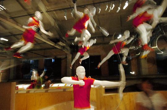 图文-动感之都奥运北京 798艺术区展馆迎来游客