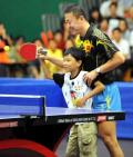 图文：（北京奥运）（1）国家奥运乒乓球金牌运动员在香港进行示范表演