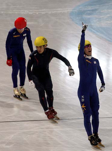 速滑世锦赛男子1000米 韩国李浩锡摘金