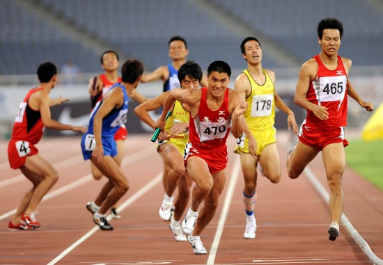 图文-全国田径赛落幕 男子4x400米接力辽宁夺冠