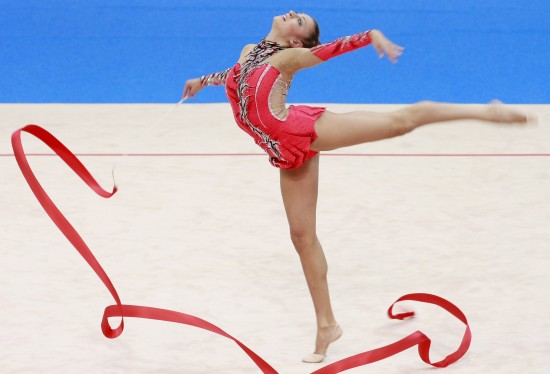 图文艺术体操世锦赛卡纳耶娃包揽四金动作优美