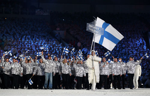 图文-温哥华冬奥会开幕式举行 芬兰代表团入场