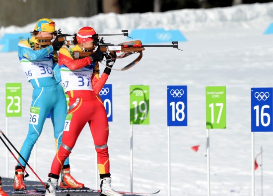 当日,在加拿大惠斯勒进行的冬奥会女子冬季两项15公里个人赛中,王春丽