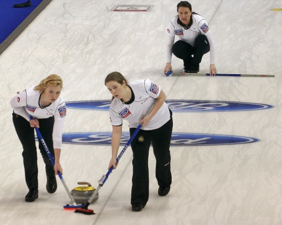 图文-女子冰壶世锦赛赛况