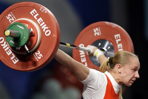 图文-举重欧锦赛女子53公斤级 利亚霍韦茨很吃力