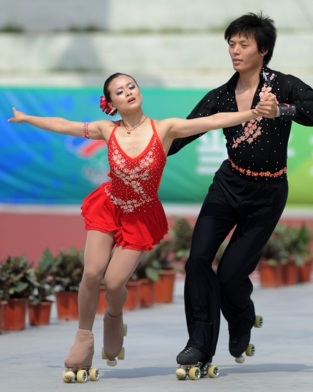 图文-花样轮滑舞蹈自由舞赛况