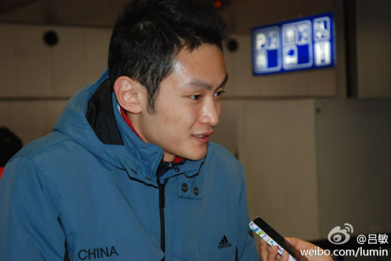 图文-男排结束世界杯之旅返京 李润铭接受采访