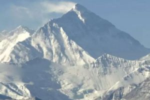 珠峰北侧中国登山者已全部撤回安全地带