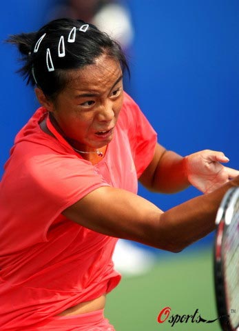 图文-2008年中网女单资格赛 王蔷在比赛中_网