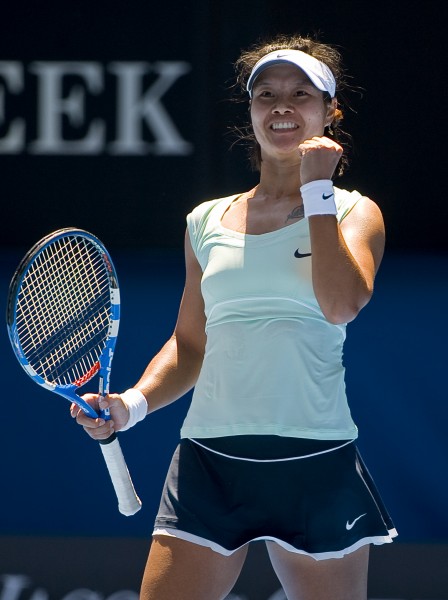 2011年澳大利亚网球公开 图集 正文   1月23日,中国选手李娜在比赛后
