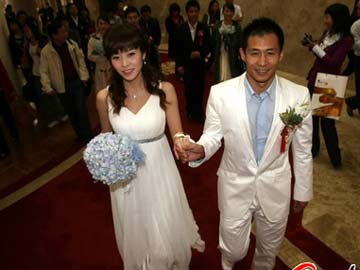 王峰浪漫婚礼迎娶娇美新娘