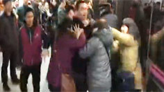 北京地铁5号线乘客插队暴力互殴