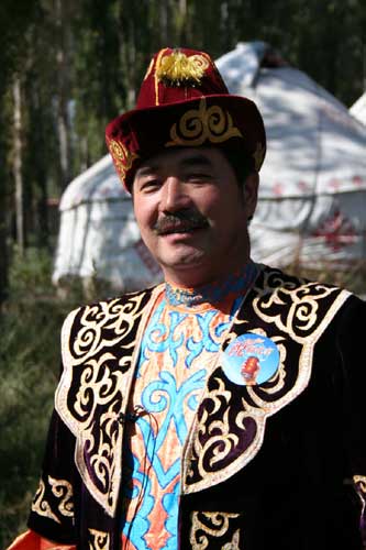 哈萨克族男生服装图片图片