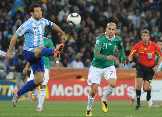 法国vs墨西哥国际足球(2010世界杯法国vs墨西哥)