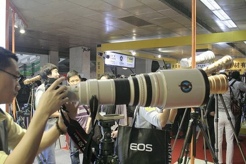 pe2009目瞪口呆展会上的长枪大炮