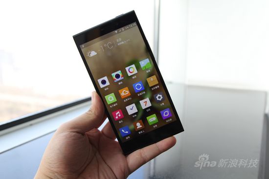 一体式机身文艺风 金立elife e7评测(4)