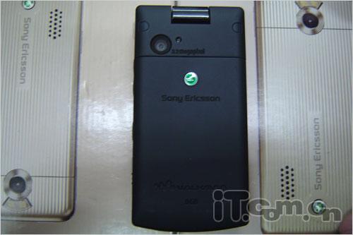 酷炫风尚 索爱镜面翻盖音乐w980售3360