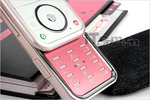 滑盖娱乐新力军 摩托罗拉zn200动感图赏(5)_手机_科技时代_新浪网