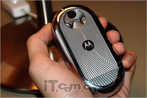 圆形显示屏摩托罗拉奢华手机aura评测5