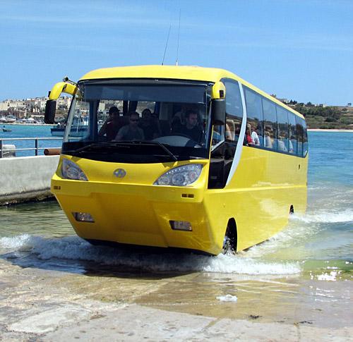 英国发明水陆两栖巴士陆上时速70英里(组图)