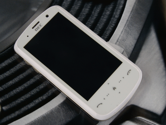 白色天翼精灵中恒触屏智能手机m5图赏