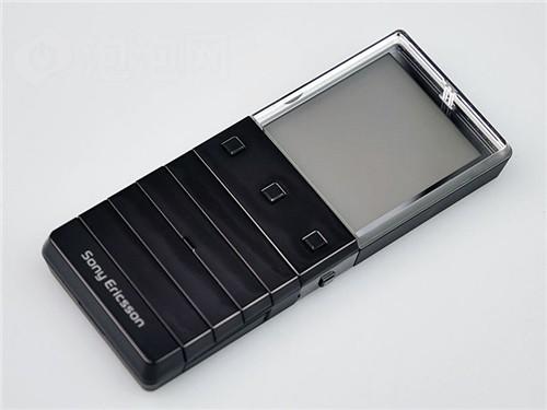 这两天炒得火热的奢华手机索尼爱立信x5,该机凭借着其搭载的独特透明