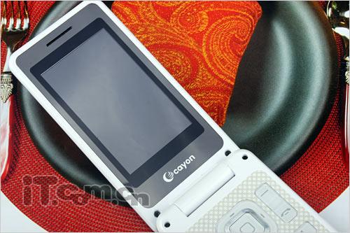 极简优雅之风 嘉源皇庭翻盖手机i7评测