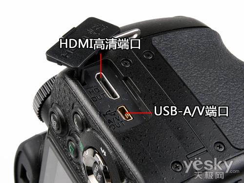 我们看到了一个hdmi高清输出端口以及一个多功能usb-a/v连接接口