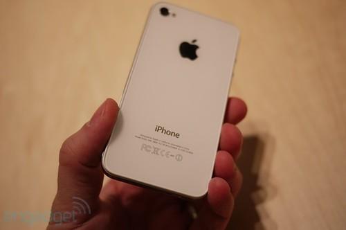 苹果iphone 4手机机身背面