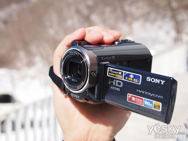 我们现场试用的产品:索尼高清摄像机hdr-xr350e