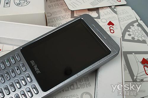 t9键盘进化者 金立男士直板机a800评测(2)