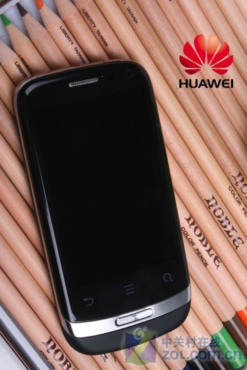 纤薄弧面屏设计 千元档华为t8300评测