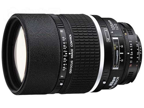 散焦影像技术 尼康135mm f/2d行货促销7800