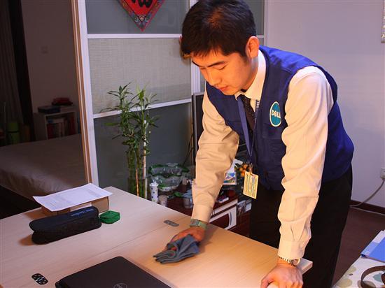 探秘戴尔售后! 帅哥工程师上门服务记