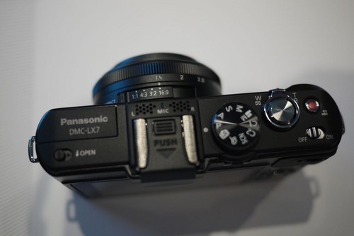 engine vii  fhd图像处理器,iso感光度范围是iso80-6400(最高可到