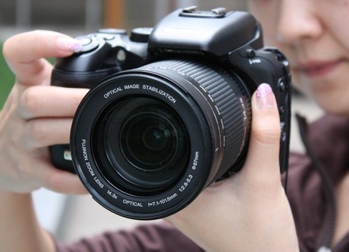 性能丰富画质细腻 富士s205促销1699元