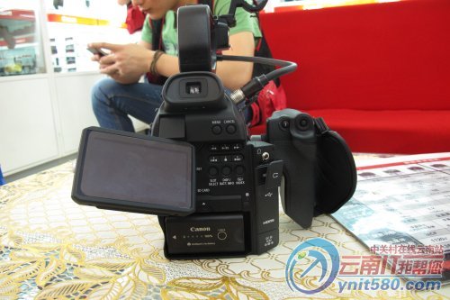 多功能可互换镜头 佳能eos c100报36500_数码_新浪科技_新浪网