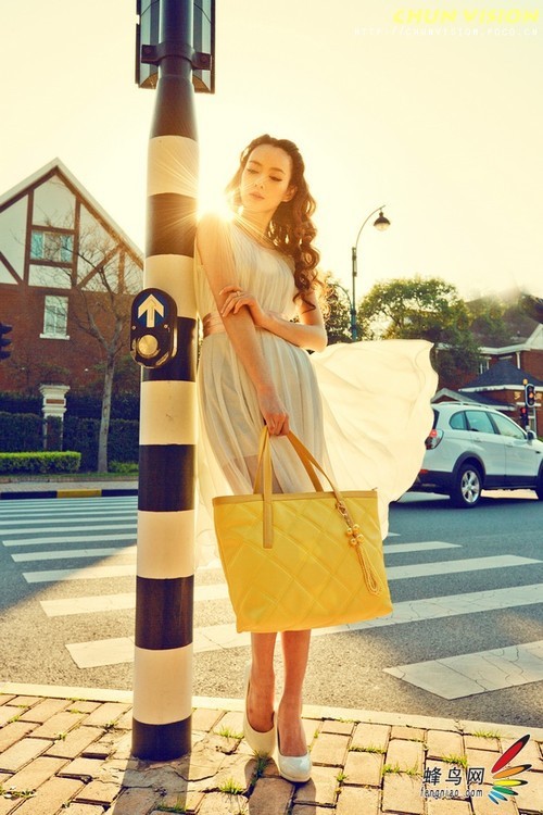 拍照怎么把人物拍小 998455970.jpg