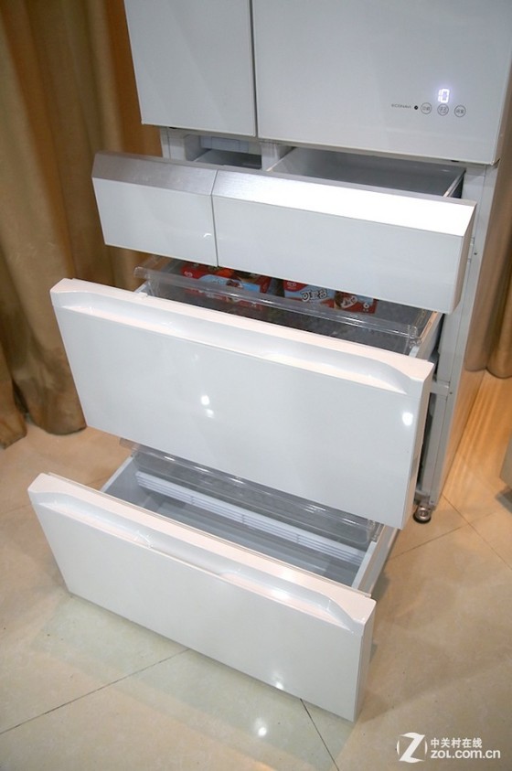 让冷冻室抽屉实现了55cm完全打开的效果,解决了普通 冰箱 冷