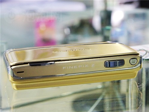 入门级卡片数码相机富士z81售价999元